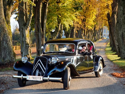 Hochzeitsauto-Vermietung - Marke: Citroën - Hochbuchedt - Hochzeitsauto Citroen 11CV, Oldtimer - Guide & More e.U.