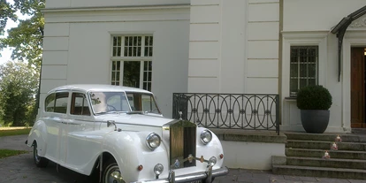 Hochzeitsauto-Vermietung - Chauffeur: nur mit Chauffeur - PLZ 20459 (Deutschland) - Rolls Royce Phantom 1958,  weiss