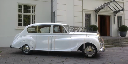 Hochzeitsauto-Vermietung - Marke: Rolls Royce - PLZ 20459 (Deutschland) - Rolls Royce Phantom 1958,  weiss
