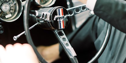 Hochzeitsauto-Vermietung - Chauffeur: Chauffeur buchbar - Wees - Ford Mustang 1967