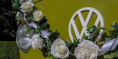 Hochzeitsauto-Vermietung - Farbe: Grün - VW Bulli T2b