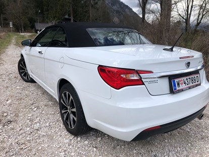 Hochzeitsauto-Vermietung - Farbe: Weiß - Lancia Flavia Cabrio, weiss,
geschlossenes Dach - Lancia Flavia Cabrio weiss