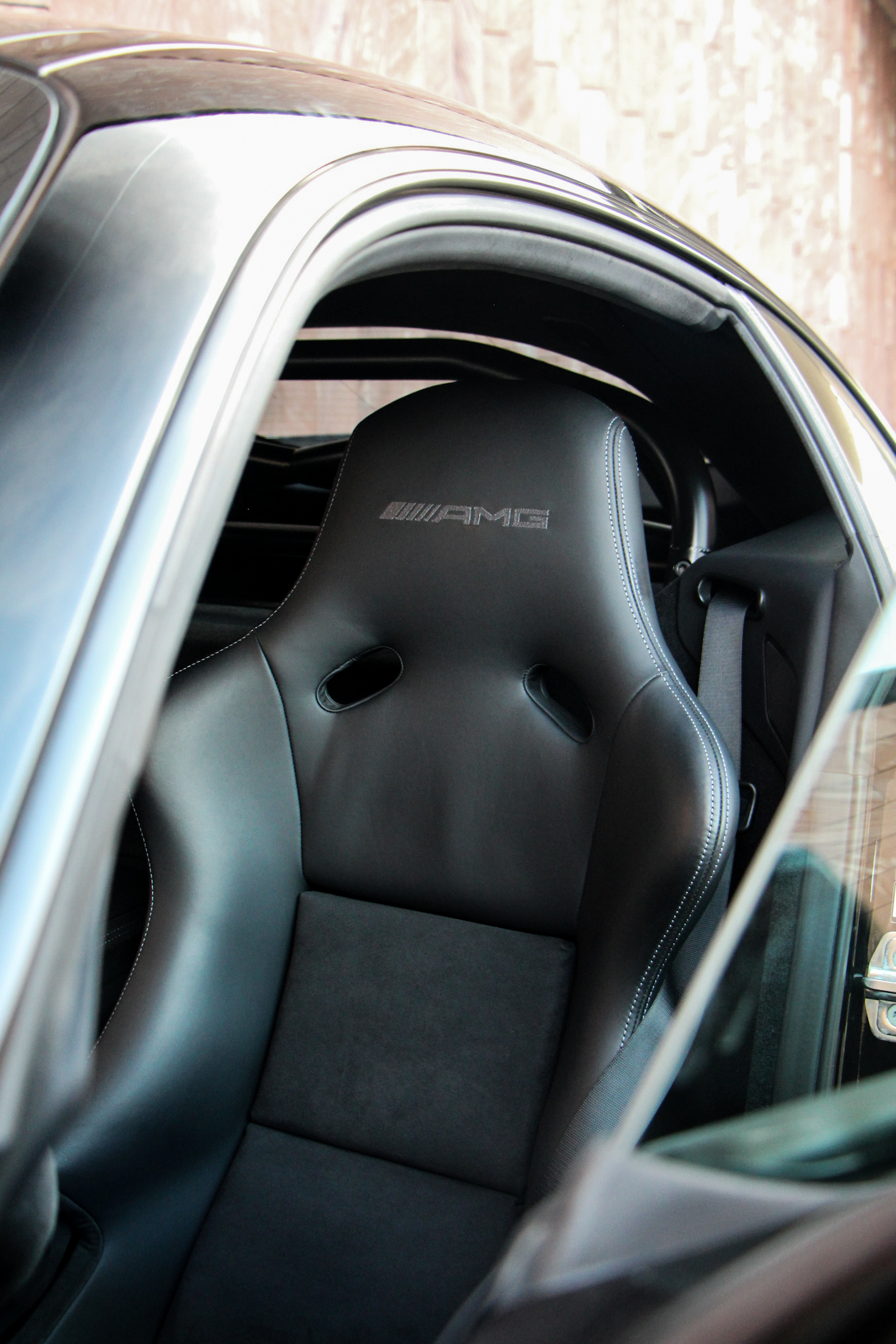 Hochzeitsauto: Mercedes AMG GTR Pro 1 of 750