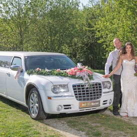 Hochzeitsauto: In unserer Stretch Limousine dürfen bis zu 8 Personen mitfahren. Das passt perfekt für Brautpaar, Trauzeugen, Familie.... - Stretchlimousine Deluxe Linz