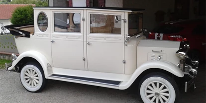 Hochzeitsauto-Vermietung - Marke: andere Marken - Das Brautpaar kann bei Schönwetter auch *freiluft* fahren... - Oldtimer Landaulet