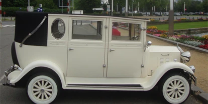 Hochzeitsauto-Vermietung - Marke: andere Marken - Hat Platz für das Brautpaar und den Trauzeugen. - Oldtimer Landaulet
