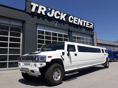 Hochzeitsauto: "der weiße Riese" - HUMMER Limousine von Magic Limousines