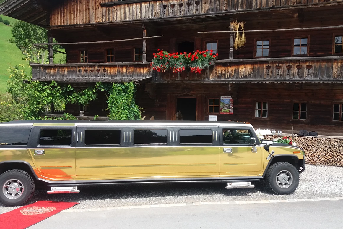 Hochzeitsauto: HUMMER Limousine von Magic Limousines