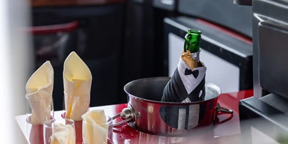 Hochzeitsauto-Vermietung - Versicherung: Teilkasko - Hamburg-Stadt (Hamburg, Freie und Hansestadt) - London Taxi in schneeweiss