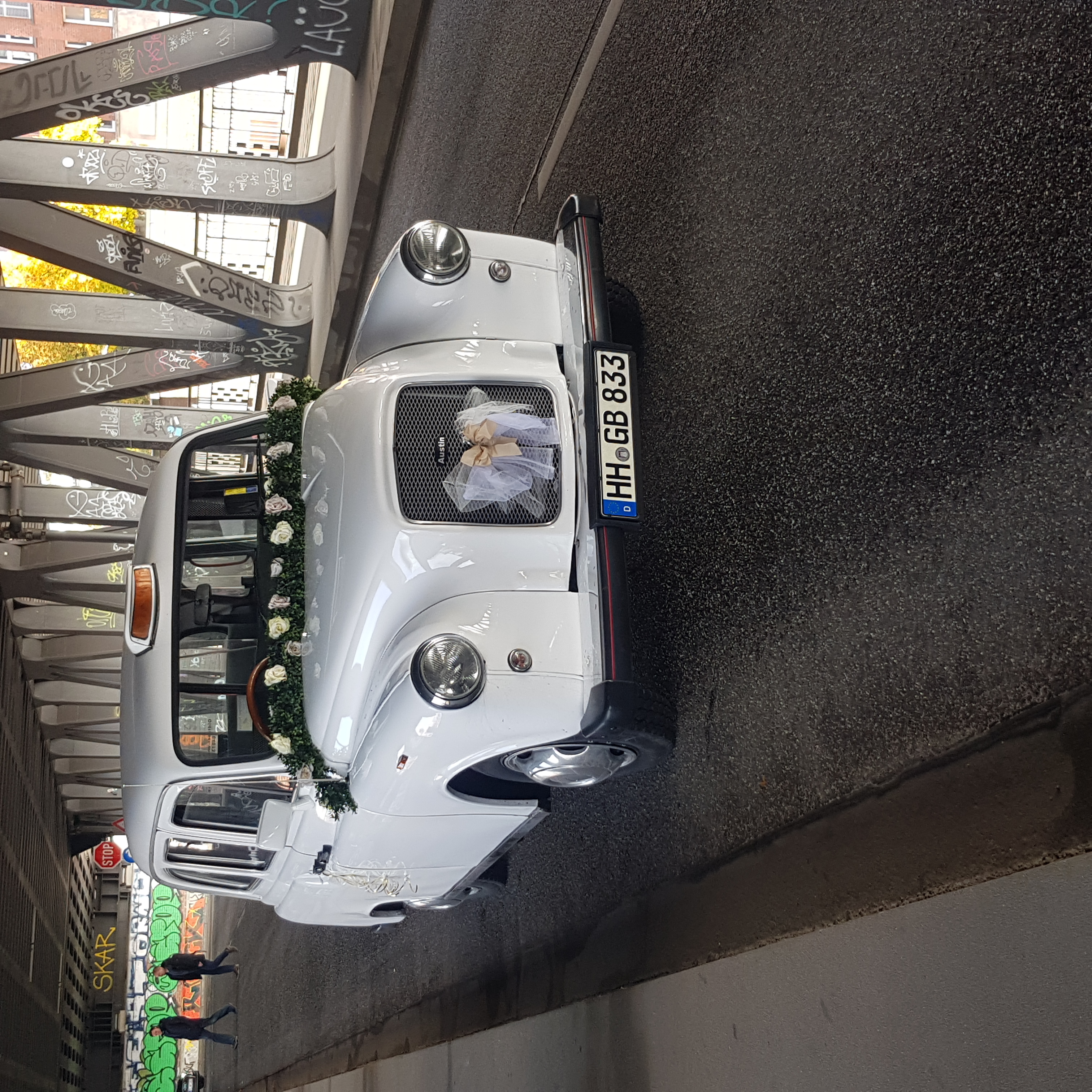 Hochzeitsauto: London Taxi in schneeweiss