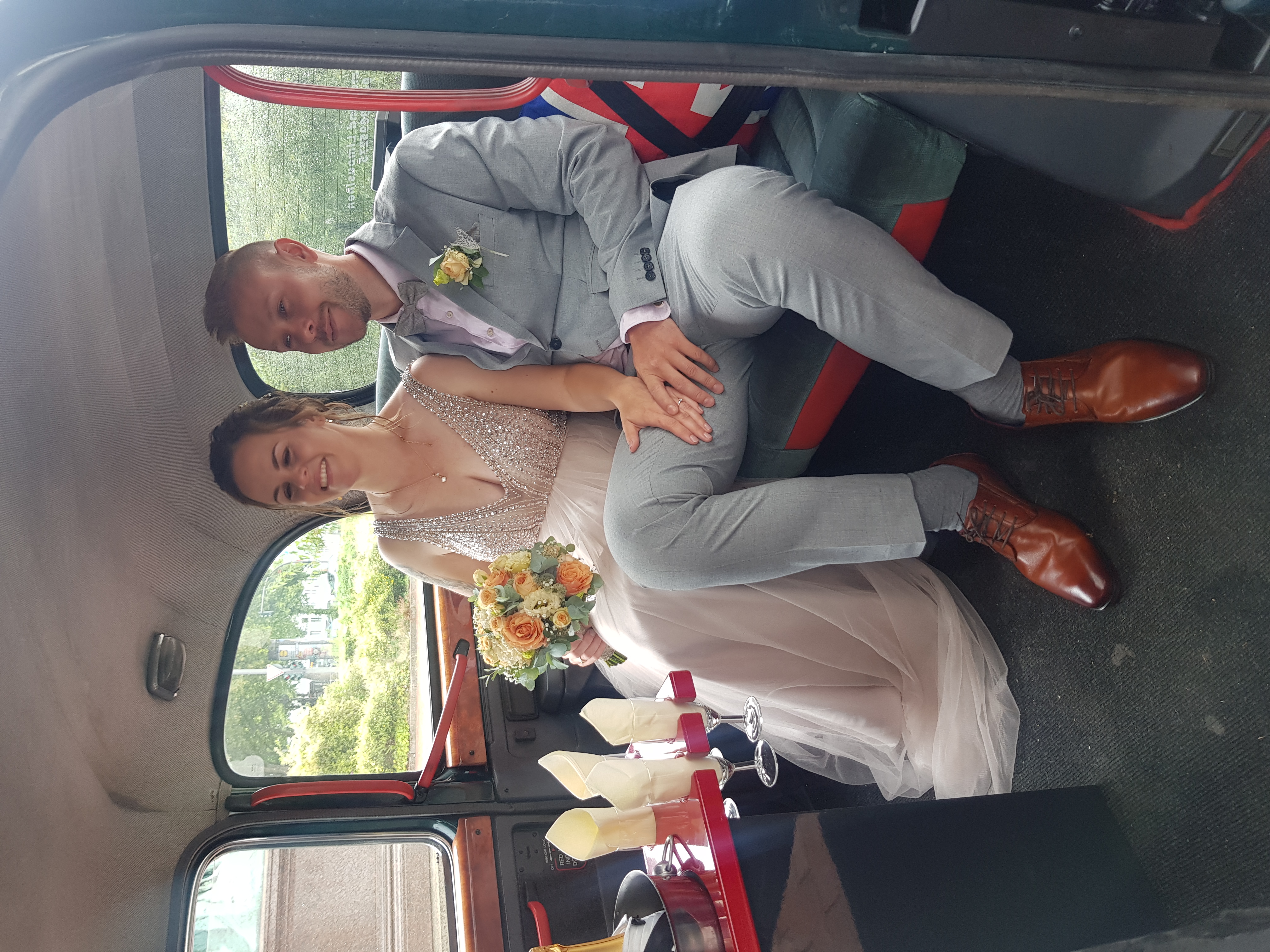 Hochzeitsauto-Vermietung - Trittau - London Taxi in schneeweiss