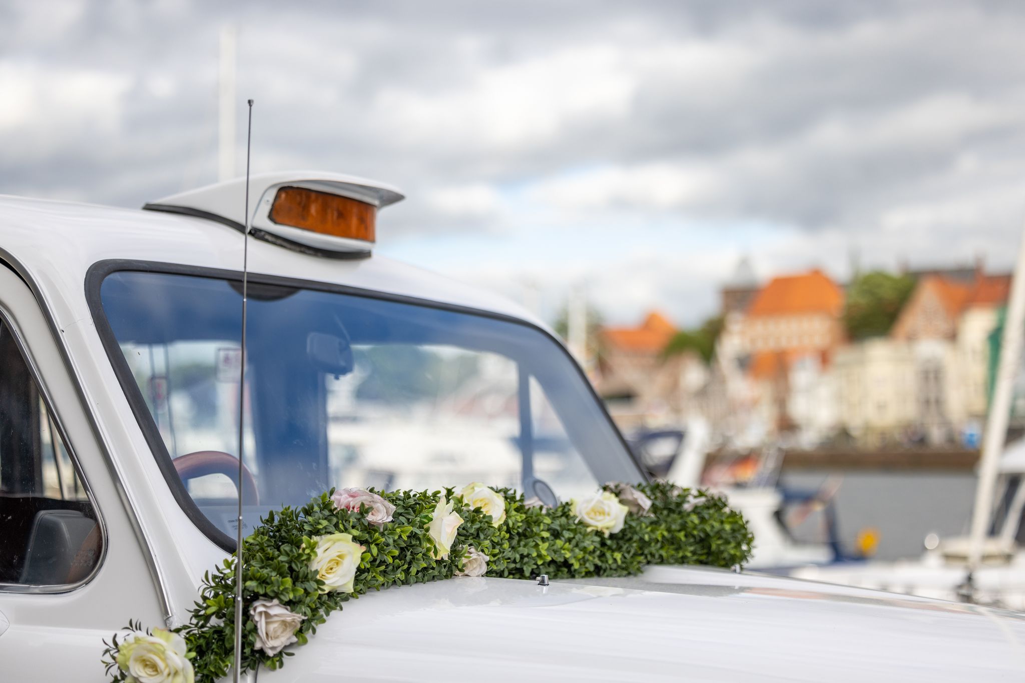 Hochzeitsauto: London Taxi in schneeweiss