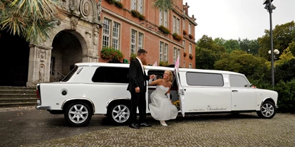 Hochzeitsauto-Vermietung - Shuttle Service - Berlin-Stadt Tempelhof - Die weiße XXL Trabi Stretchlimousine. Der edle und extralange Hochzeitstrabant in strahlendem weiss. - Trabant Stretchlimousinen von Trabi-XXL