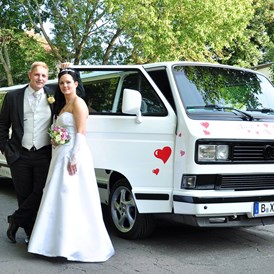 Hochzeitsauto: Unsere riesige VW T3 Bulli Superstretch-Limousine. Größer geht es kaum! Ein gigantischer Hochzeitstraum. - Trabant Stretchlimousinen von Trabi-XXL