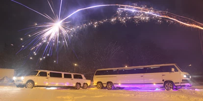 Hochzeitsauto-Vermietung - Shuttle Service - Berlin-Stadt Tempelhof - Ob Silvesterparty, Geburtstagstour, JGiA, Jugendweihe, ein rundes Jubiläum oder Hochzeit... besondere Anlässe und Feiern gibt es immer wieder. Unsere weltweit einzigartigen, exklusiven und extrem auffälligen Stretchlimousinen sind überall dort dann die idealen Fahrzeuge um fröhlich und mit einem Augenzwinken sich einmal den originellen Auftritt zu gönnen. - Trabant Stretchlimousinen von Trabi-XXL