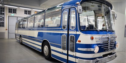 Hochzeitsauto-Vermietung - Farbe: Blau - Büssing Oldtimerbus (BJ 1966) mit 53 Plätzen im Raum München. - Büssing Oldtimerbus