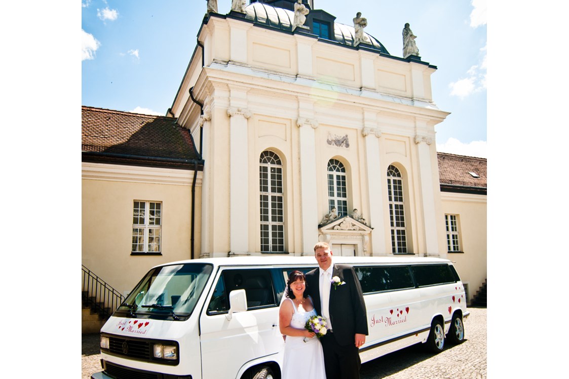 Hochzeitsauto: Der Hochzeits-Bulli, unsere riesige VW T3 Limousine - VW T3 Bulli Limousine von Trabi-XXL