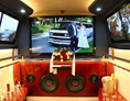 Hochzeitsauto: Wohlfühl-Atmosphäre in der T3 Hochzeitslimo - VW T3 Bulli Limousine von Trabi-XXL