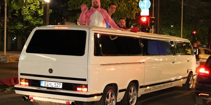 Hochzeitsauto-Vermietung - Shuttle Service - Berlin-Stadt Tempelhof - Groß, größer, T3 Superlimo! Auch für ausgelassene JGA's - VW T3 Bulli Limousine von Trabi-XXL