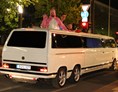 Hochzeitsauto: Groß, größer, T3 Superlimo! Auch für ausgelassene JGA's - VW T3 Bulli Limousine von Trabi-XXL