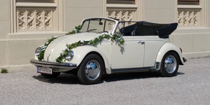 Hochzeitsauto-Vermietung - Einzugsgebiet: national - Wien-Stadt - VW Käfer Cabrio Karmann Baujahr 1967 in weiss für Ihre Traumhochzeit mit Schmuck - VW Käfer Karmann Cabrio von Handel & Vermietung Schratzenthaller e.U.