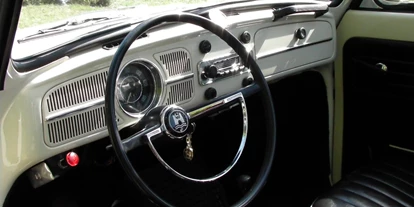Hochzeitsauto-Vermietung - Einzugsgebiet: national - Wien-Stadt - VW Käfer Cabrio Karmann Baujahr 1967 in weiss Cockpit - VW Käfer Karmann Cabrio von Handel & Vermietung Schratzenthaller e.U.