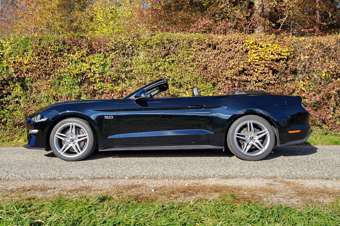 Hochzeitsauto: Ford Mustang GT5.0 Cabrio - Ford Mustang GT5.0 Cabrio von Autovermietung Ing. Alfred Schoenwetter