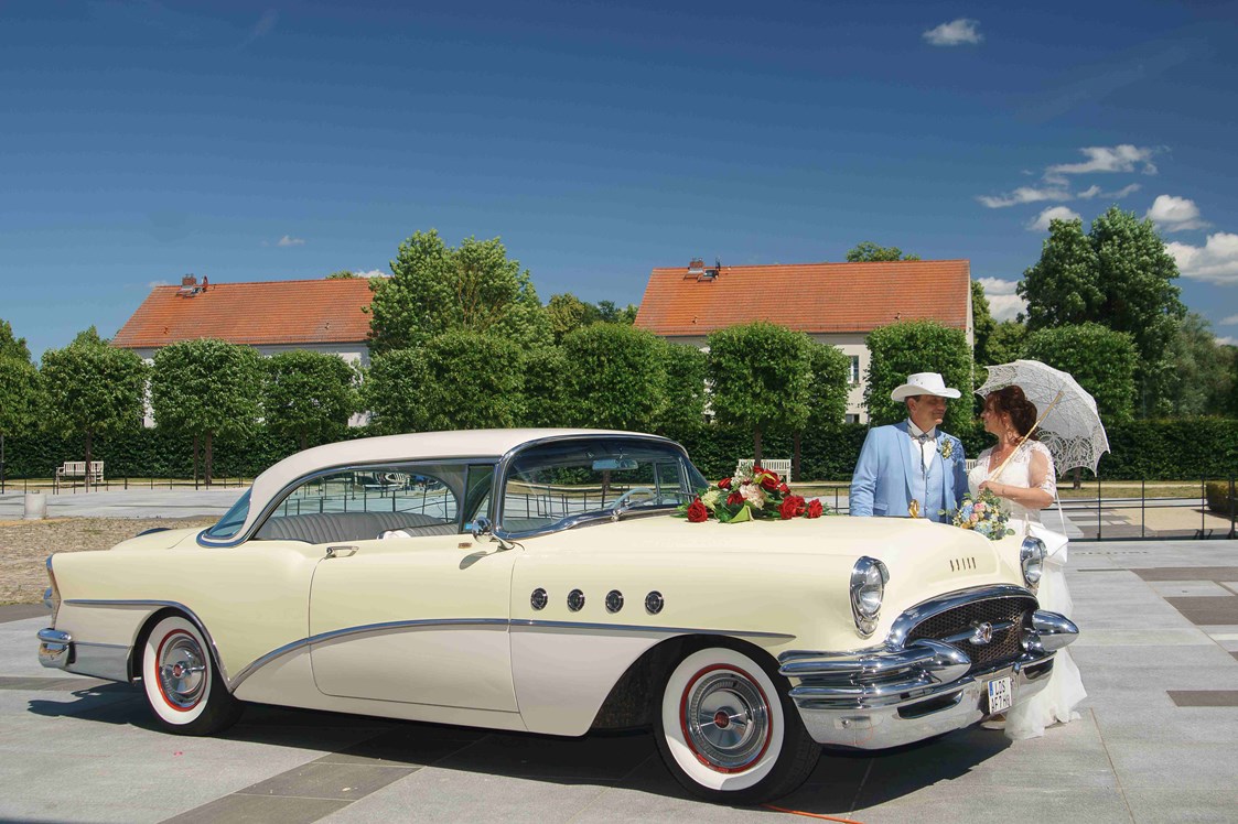 Hochzeitsauto: 1955er Buick Roadmaster Coupe. Ein Traumauto, weisse Ledersitze. - Buick von Classic 55
