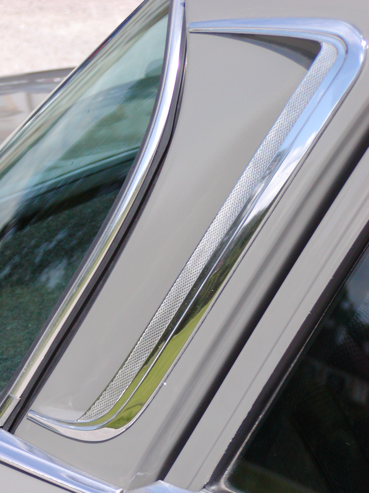 Hochzeitsauto: Mercedes Benz 230 Heckflosse von Classic Roadster München