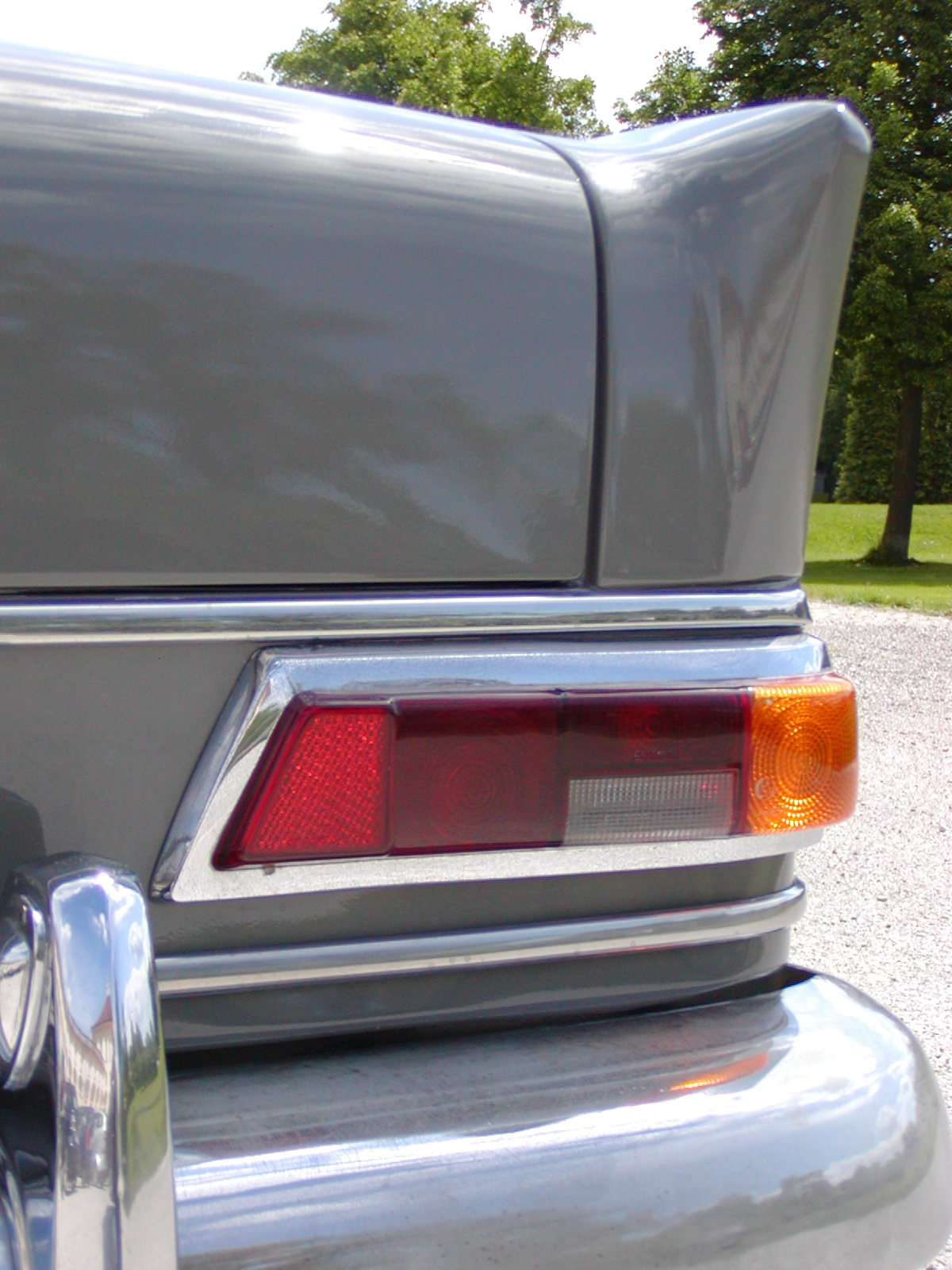 Hochzeitsauto: Mercedes Benz 230 Heckflosse von Classic Roadster München