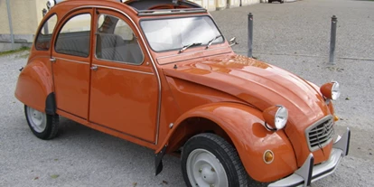 Hochzeitsauto-Vermietung - PLZ 80999 (Deutschland) - Citroen 2 CV6 von Classic Roadster München