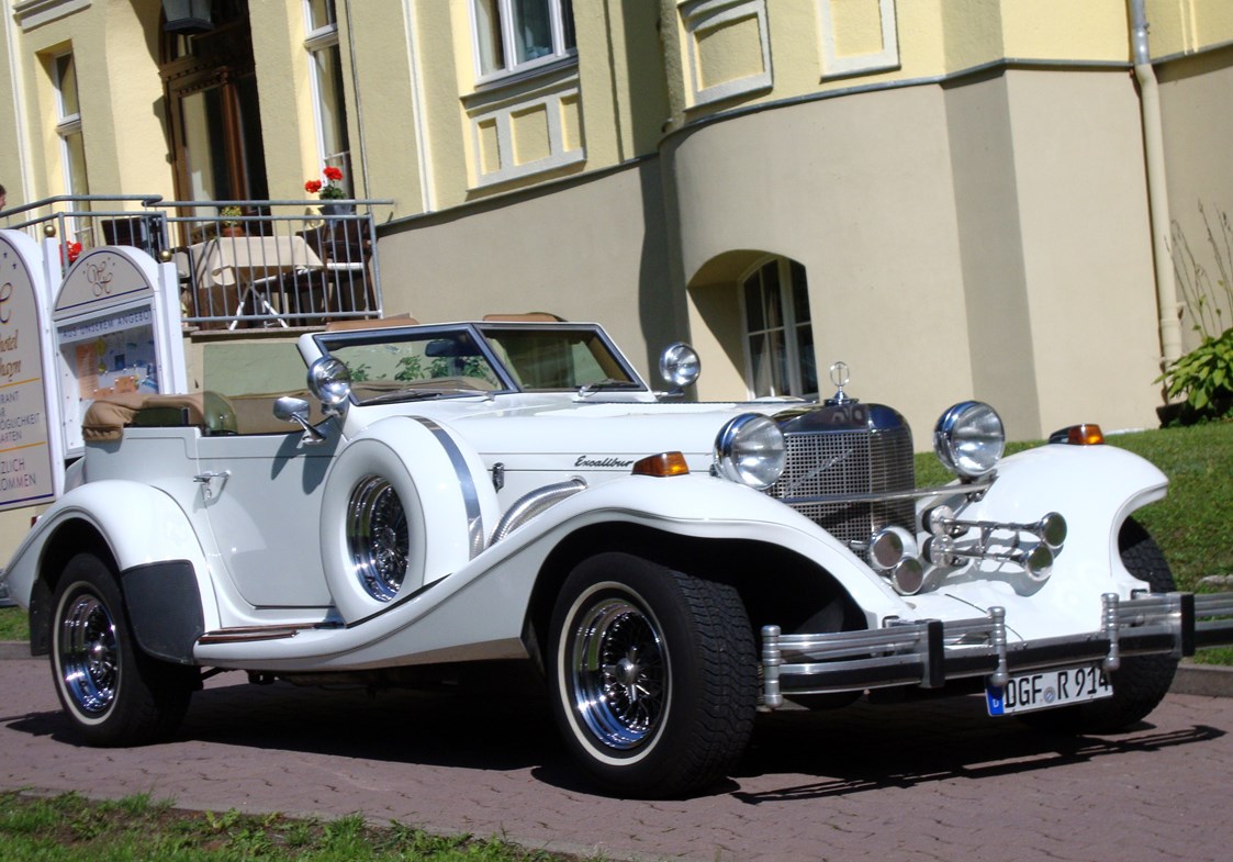 Hochzeitsauto: Oldtimer  " Excalibur " Cabrio