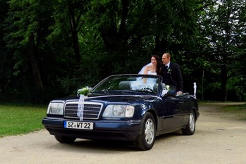 Hochzeitsauto: Mercedes-Benz E 220 Cabriolet von THULKE classic