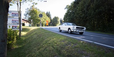 Hochzeitsauto-Vermietung - Art des Fahrzeugs: Oldtimer - Hessen Süd - yellowhummer Ford Mustang Oldtimer