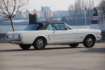 Hochzeitsauto: yellowhummer Ford Mustang Oldtimer