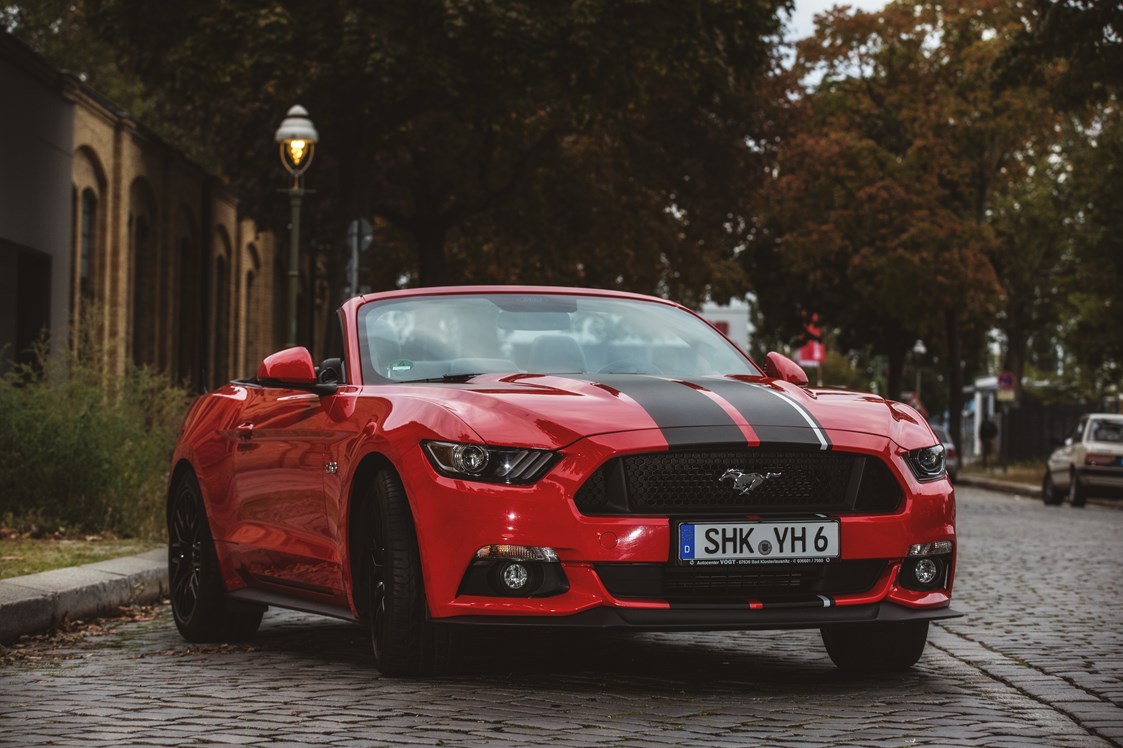 Hochzeitsauto: yellowhummer Ford Mustang GT 