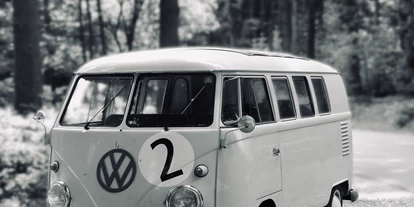 Hochzeitsauto-Vermietung - Marke: Volkswagen - Frieswil - VW T1 im Wald - VW-Busse T1 & T2, Photobus, Hochzeitsauto (vwbusbern.ch)
