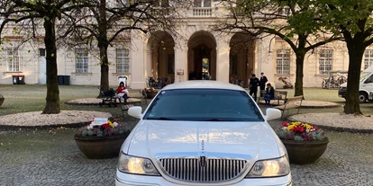 Hochzeitsauto-Vermietung - Versicherung: Vollkasko - Eugendorf - Lincoln Town Car von Amadeus Limousines