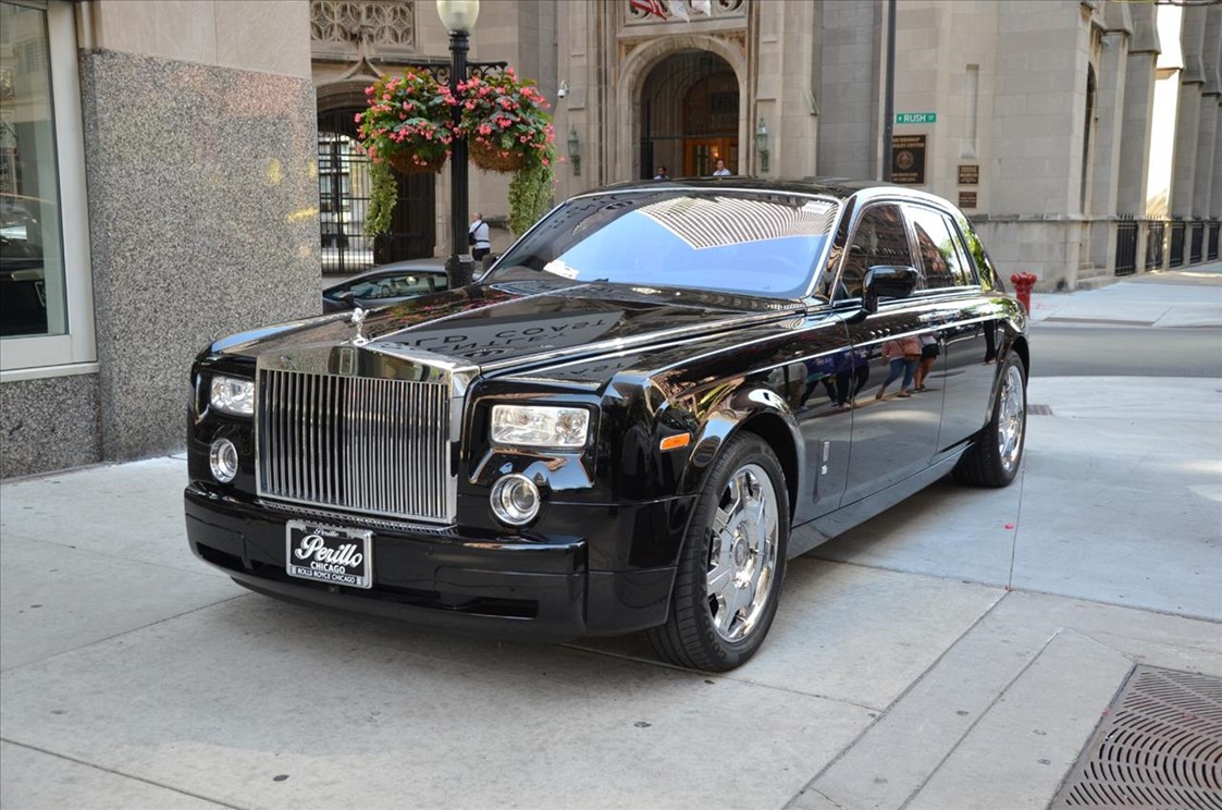 Hochzeitsauto: Rolls Royce Phantom mieten zum Hochzeit - E&M Stretchlimousine mieten Wien