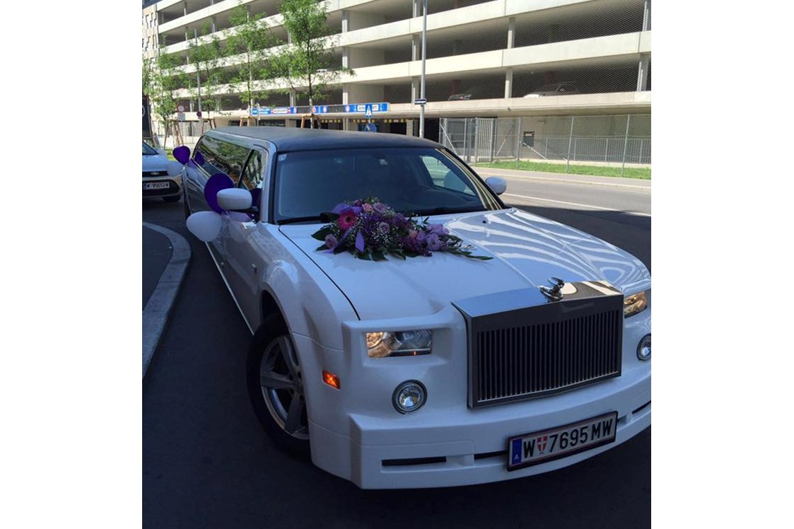 Hochzeitsauto: Hochzeitslimousine mieten - E&M Stretchlimousine mieten Wien