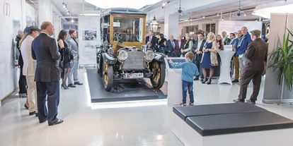 Hochzeitsauto-Vermietung - Einzugsgebiet: international - Regau - fahr(T)raum auch als Hochzeits-Location  - fahr(T)raum - historisches Automobil