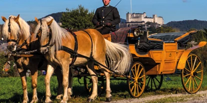 Hochzeitsauto-Vermietung - Farbe: Rot - Salzburg - Fiaker Salzburg  - Familie Winter