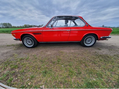 Hochzeitsauto-Vermietung - PLZ 80999 (Deutschland) - Silhouette Fahrerseite - Bmw Oldtimer E9 3,0l CSI