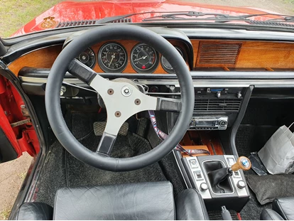 Hochzeitsauto-Vermietung - PLZ 80999 (Deutschland) - Cockpit - Bmw Oldtimer E9 3,0l CSI