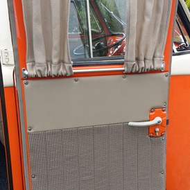 Hochzeitsauto: VW Bulli Fenster Bus T1 Baujahr 1966, 9 Sitze, Seitentüre - VW Fenster Bus T1 Bulli von Dr. Georg Schratzenthaller 