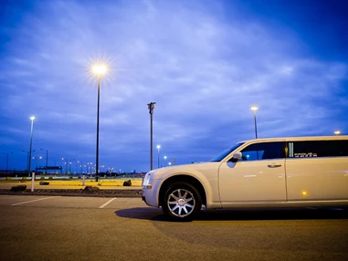 Hochzeitsauto: Stretchlimousine außen - Stretchlimousine Galaxy