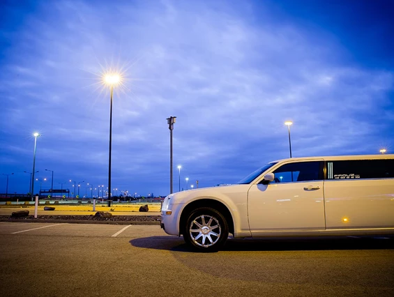 Hochzeitsauto: Stretchlimousine außen - Stretchlimousine Galaxy