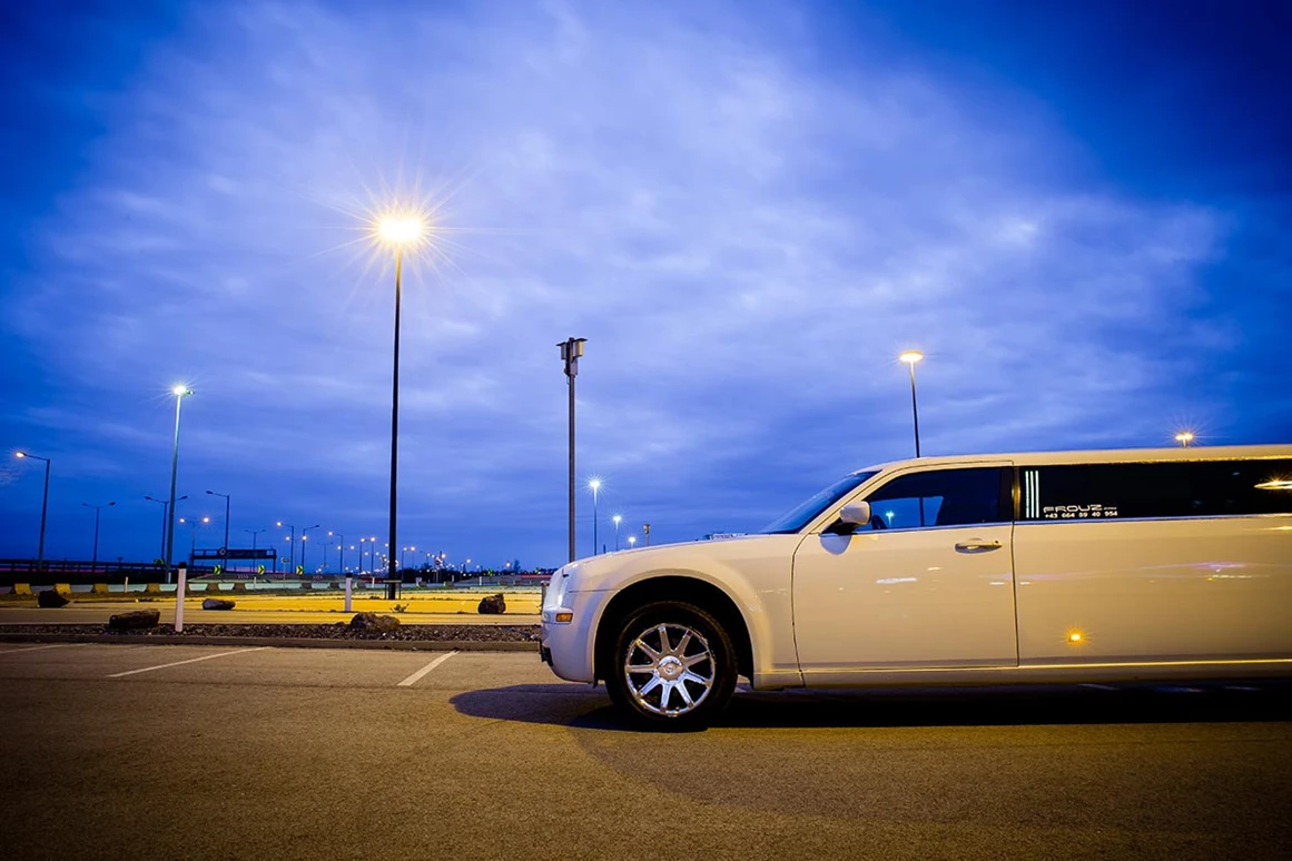 Hochzeitsauto: Stretchlimousine außen - Stretchlimousine Galaxy
