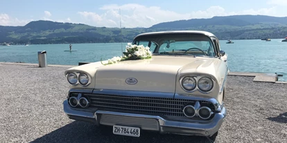 Hochzeitsauto-Vermietung - Appenzell - Chevrolet mit Blumenschmuck  - Chevy