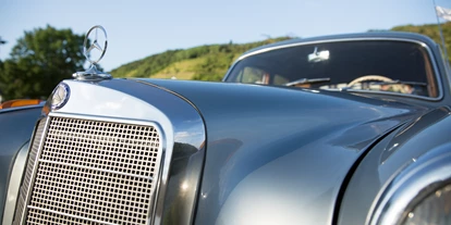 Hochzeitsauto-Vermietung - Marke: Mercedes Benz - Rheinland-Pfalz - www.paule-ponton.de
Mercedes-Benz 220S aus dem Jahre 1958
° Hochzeitsfahrten
° Erlebnisfahrten
° Foto, Film, Events
° Der Chauffeur mit Gesang & Gitarre
Standort: 56564 Neuwied - Hochzeits-Oldtimer Paule Ponton - Mercedes-Benz Ponton 220S, 1958, Hochzeits-Oldtimer aus Neuwied Koblenz